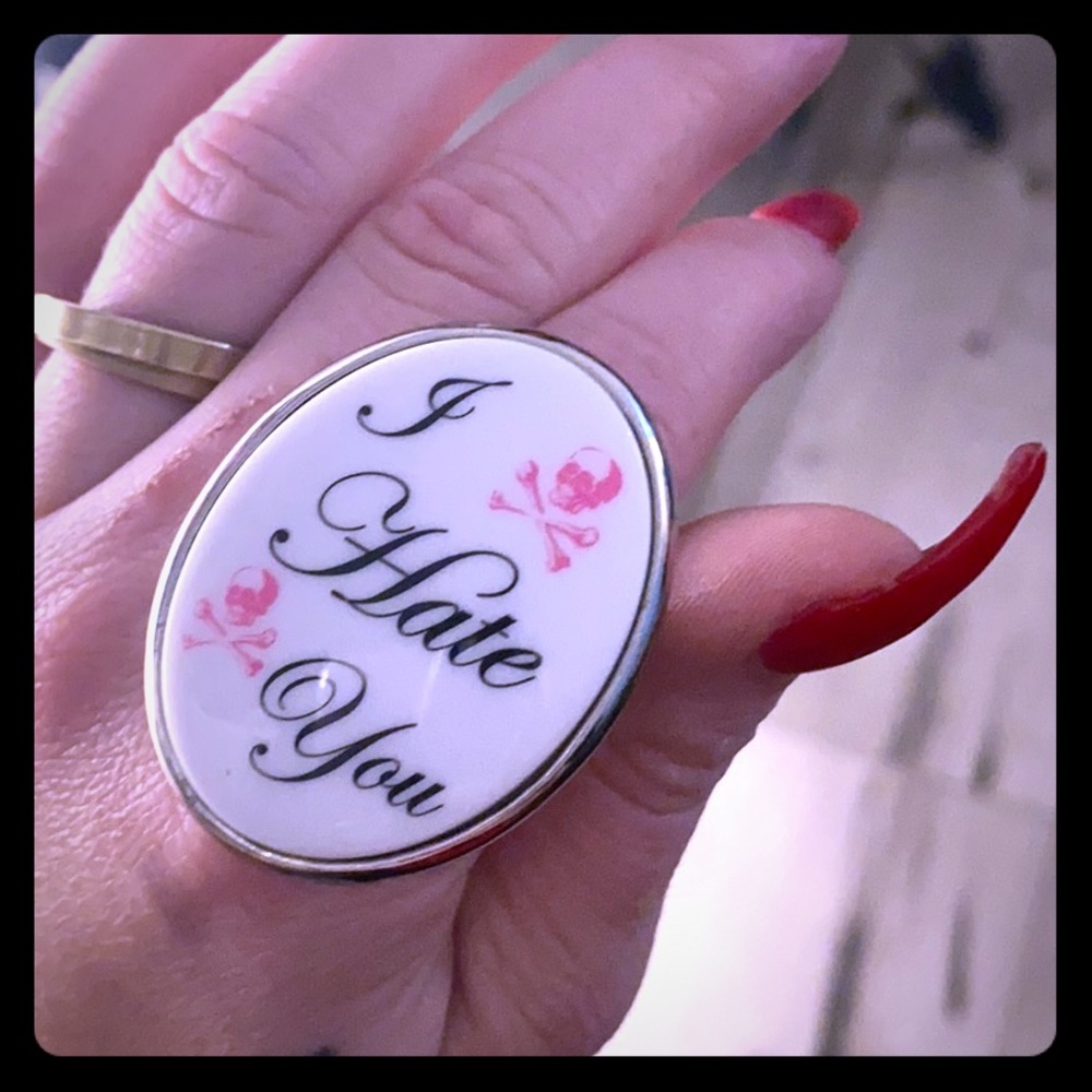 Tarina Tarantino ring